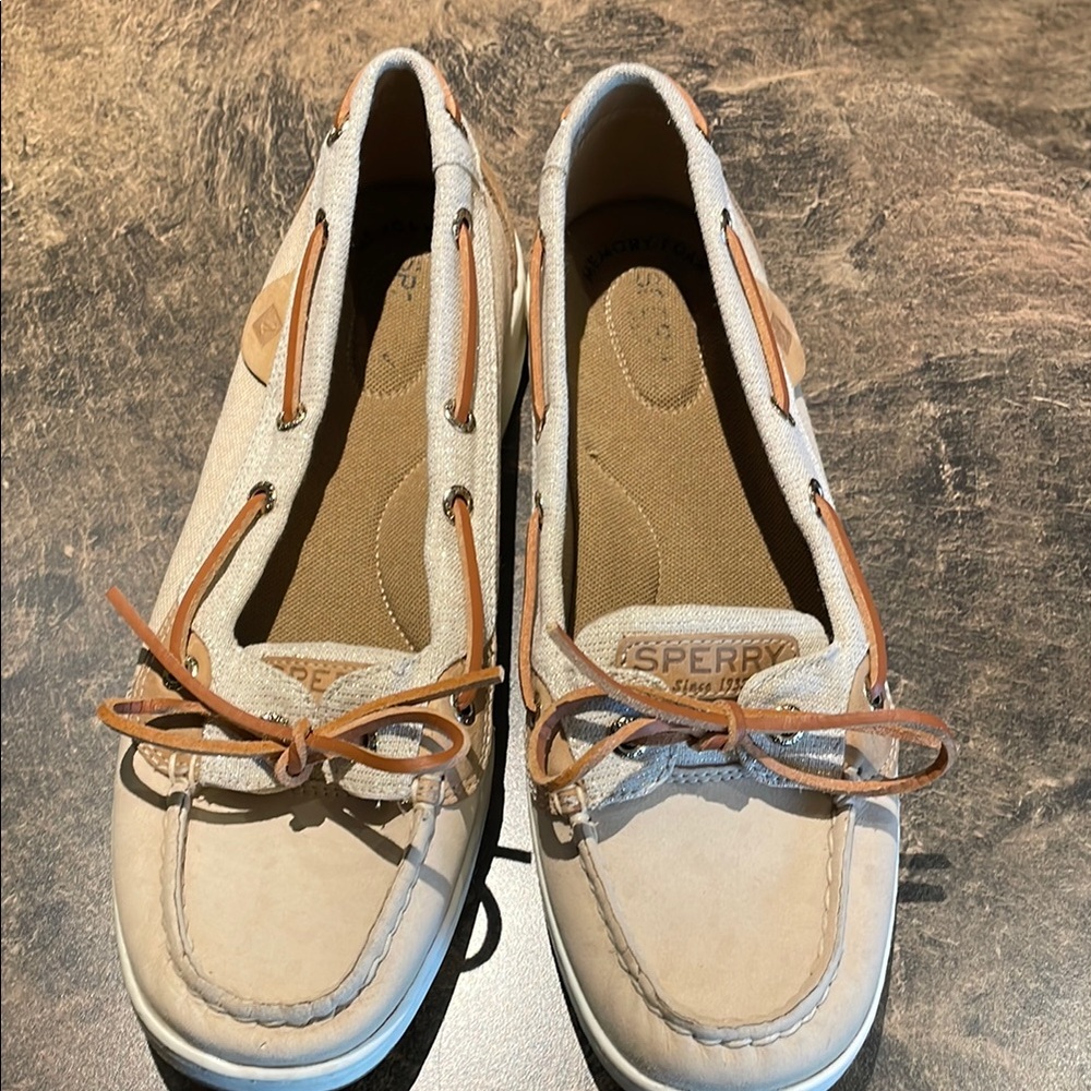 Sperry Cream Tan Flats Moccasin Style